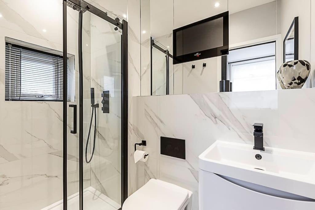 Urban Chic 2-bedroom Mews Escape Londra