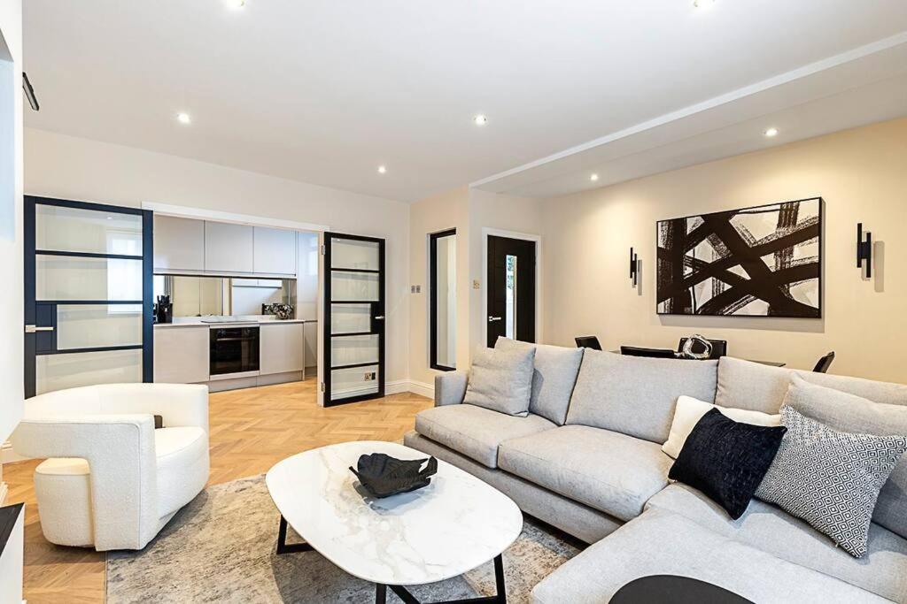 Appartamento Urban Chic 2-bedroom Mews Escape Londra