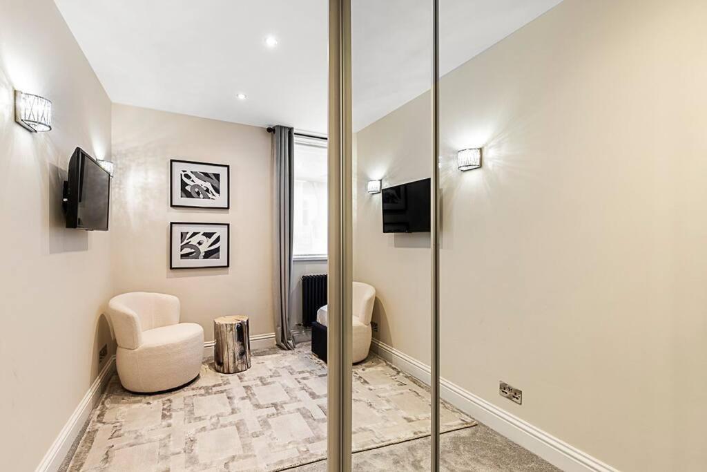Urban Chic 2-bedroom Mews Escape
